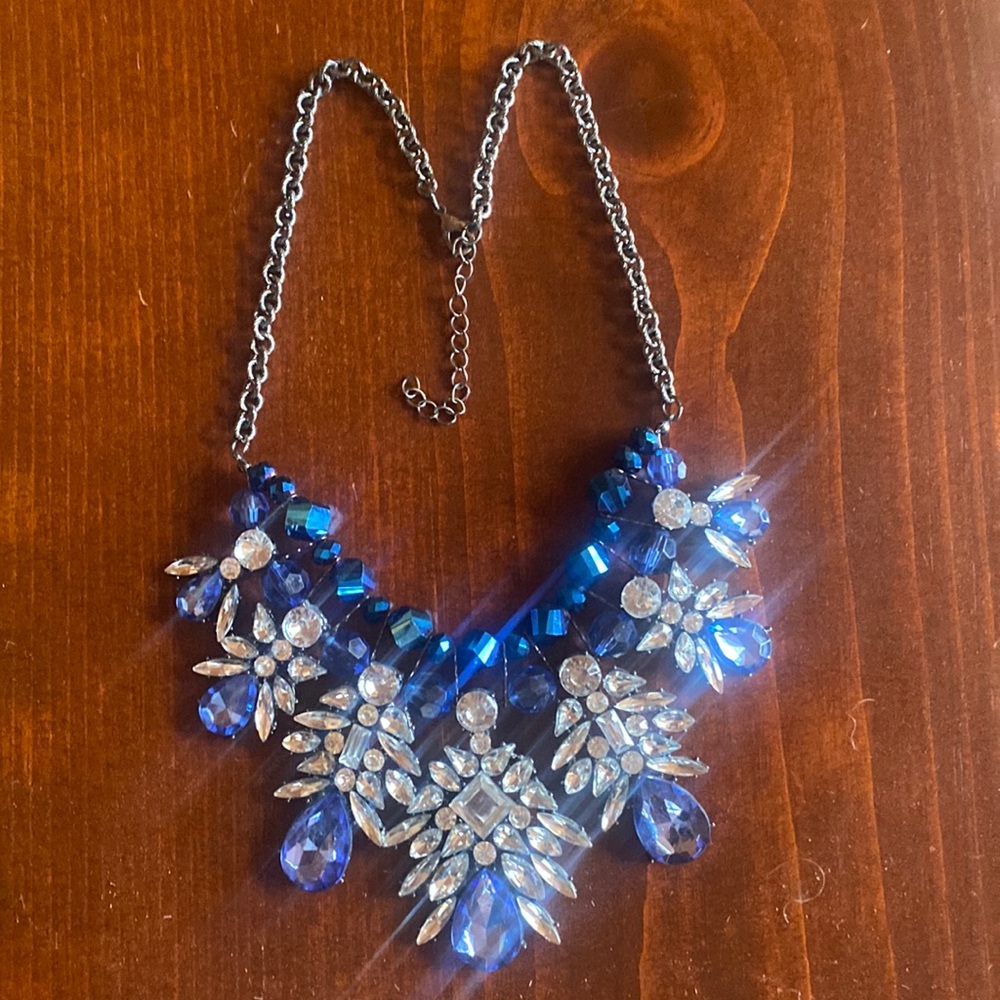 Blue rhinestone statement collar necklace, sparkly!